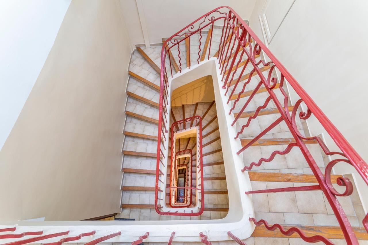 Hostel Ambassade Bretonne Vieux-Port Marseille Bagian luar foto