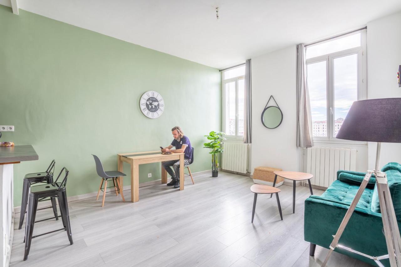 Hostel Ambassade Bretonne Vieux-Port Marseille Bagian luar foto