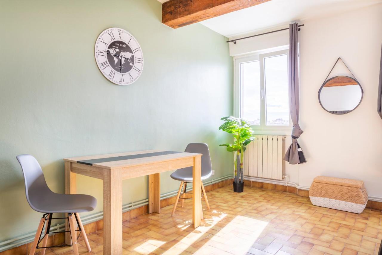 Hostel Ambassade Bretonne Vieux-Port Marseille Bagian luar foto